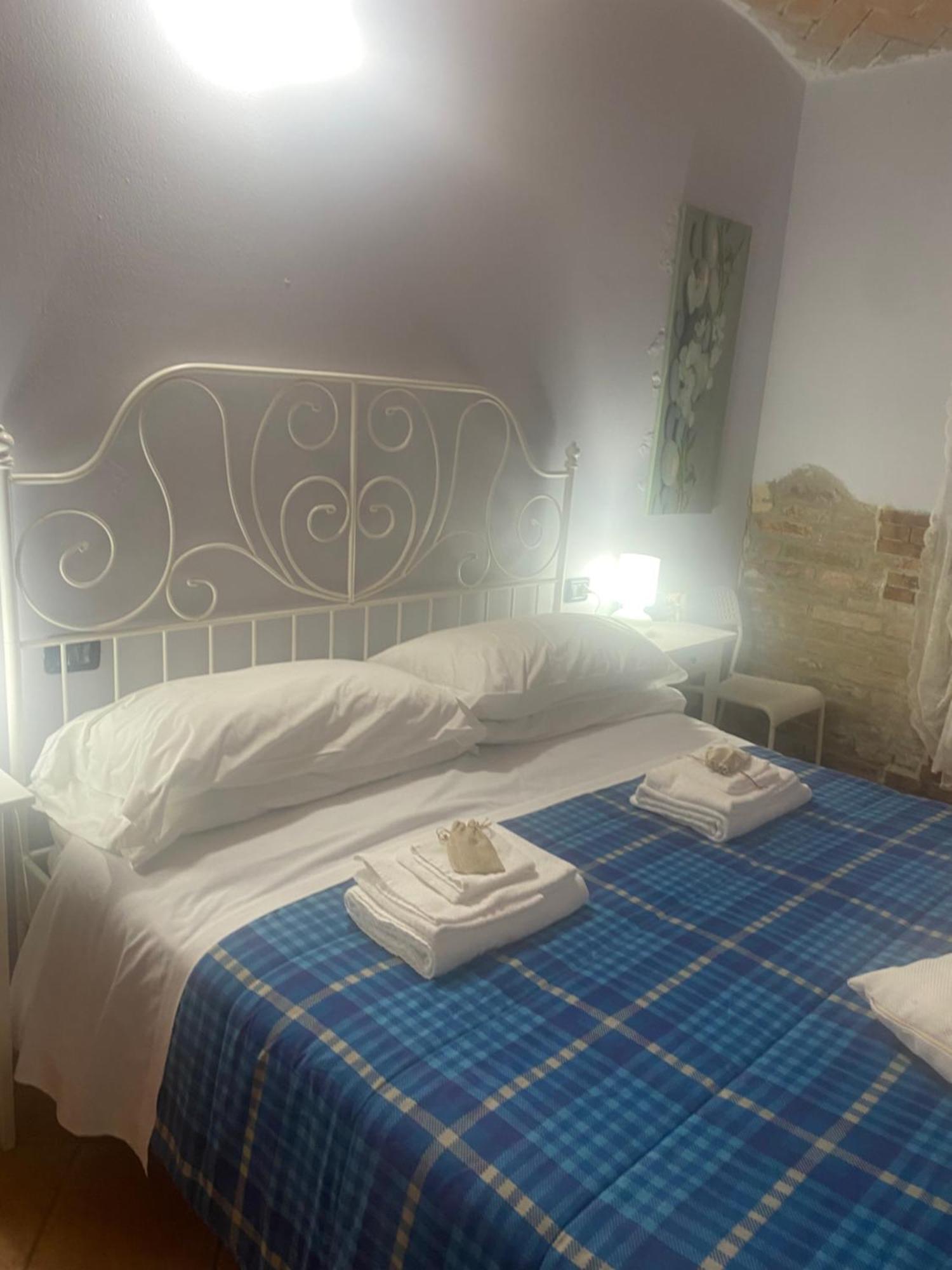 B&B Happiness In The Country Brescello Bagian luar foto
