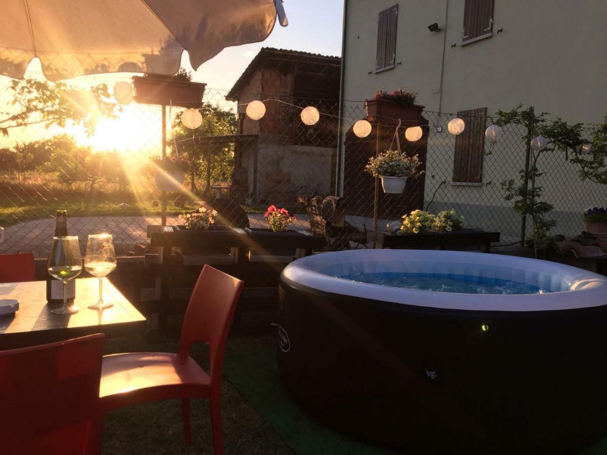 B&B Happiness In The Country Brescello Bagian luar foto